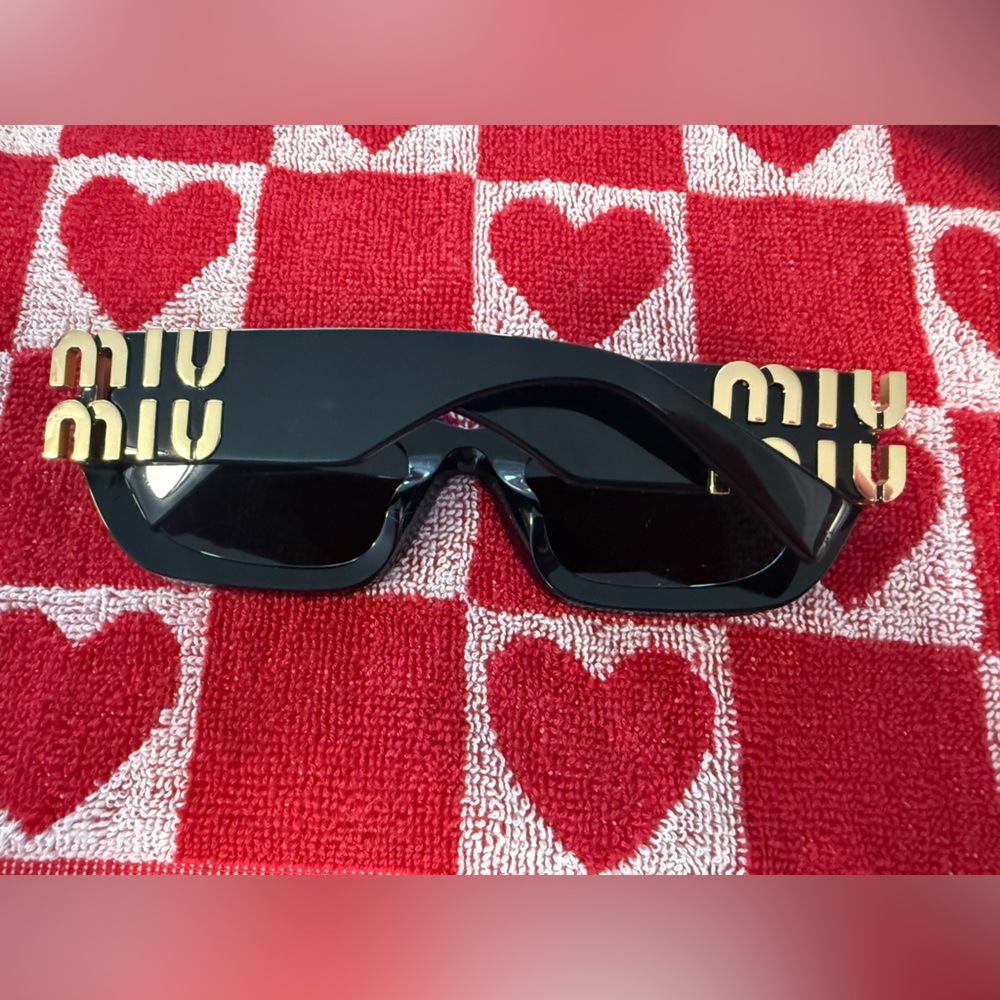 Miu Miu Sunglasses - Picture 4 of 8